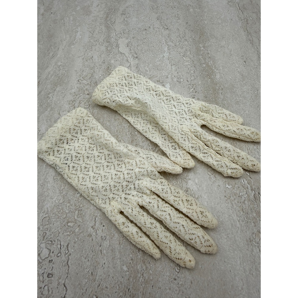 Vintage Van Raalte Cream Floral Lace Wrist Gloves Button Closure Made in Japan
